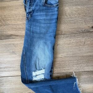 Kut from the Kloth Ankle Jeans in Faded Blue